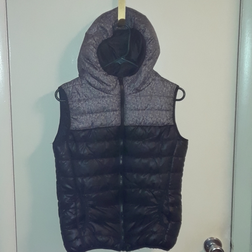 Two-Tone Puffer With Zipper